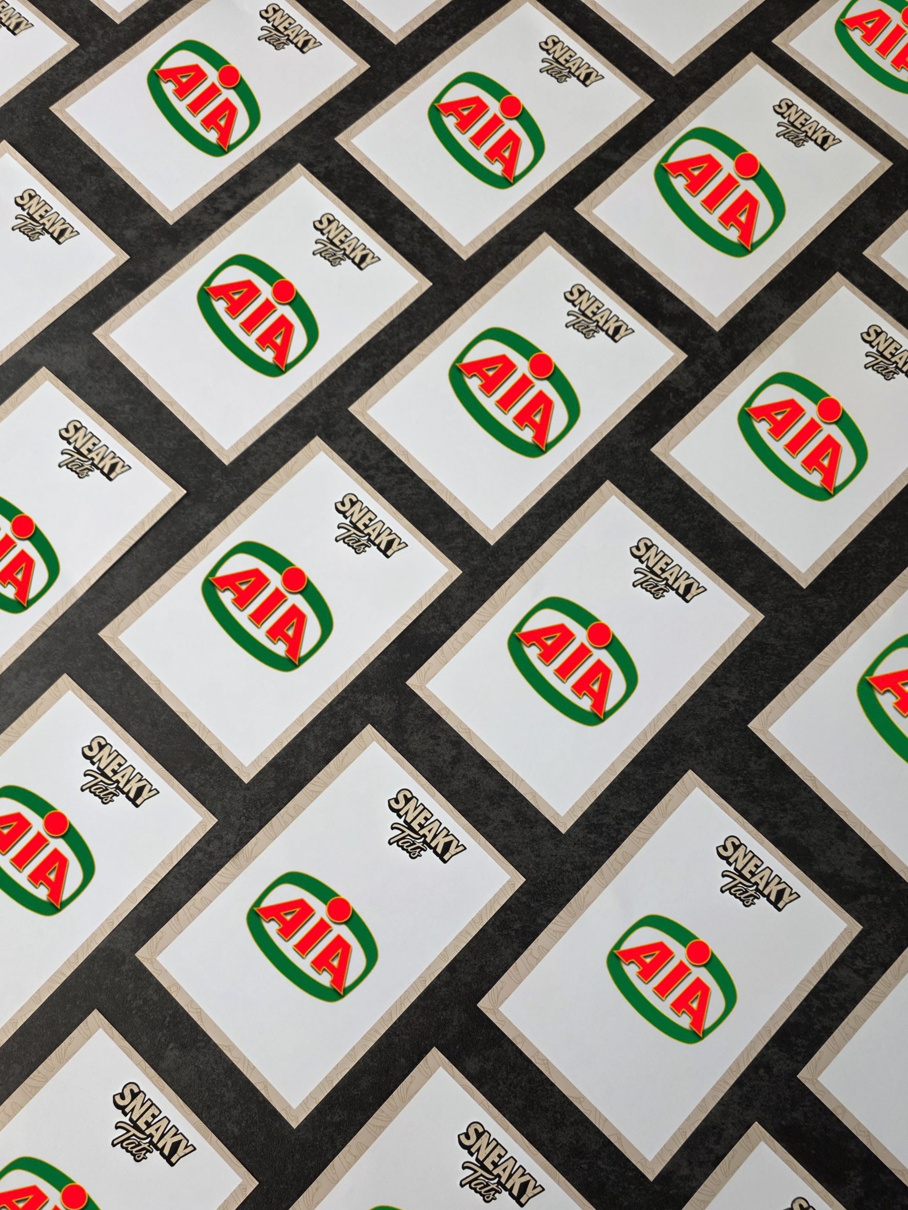 Sneakytats_Buegelfolie_fuer_Unternehmen_mit_Firmenlogo